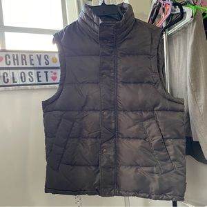 Mens sleeveless puffer jacket Arizona Jean Co size Medium army green